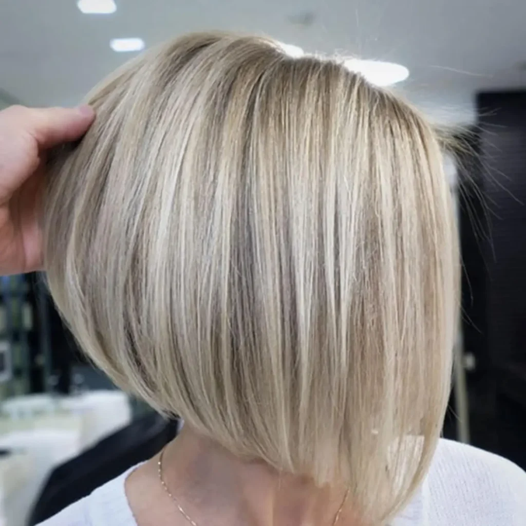 Layered Short Blonde Bob Wigs for White Women